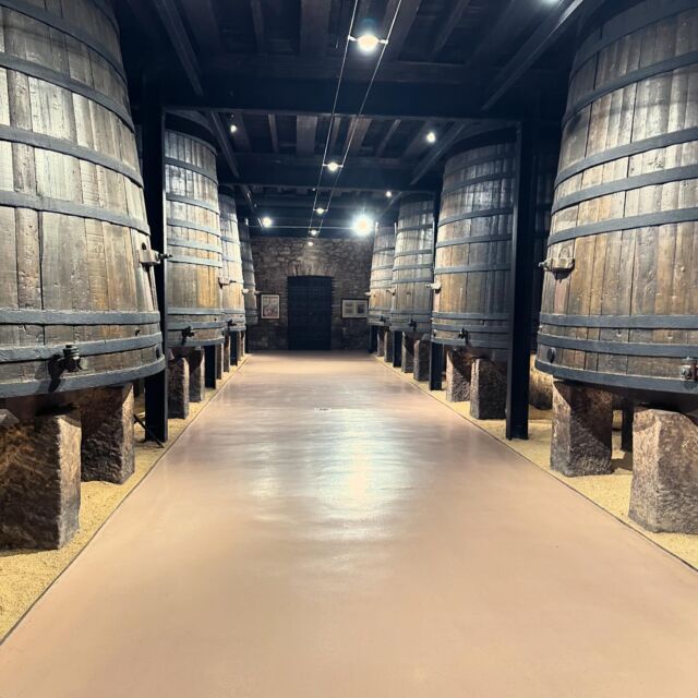 Antiguas barricas de las bodegas Franco Españolas. #barrica #bodega #vino #cask #cellar #wine @riojabordon